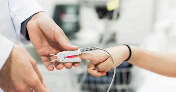 Oximeter Alat Medis Kesehatan yang Dijepit di Jari